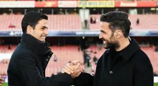 Arsenal Bahas Laga Pramusim Bersama Dortmund dan Fabregas