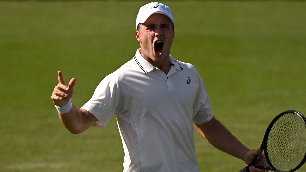 Arthur Fery Susah Payah Amankan Kemenangan Pertama Di Eastbourne