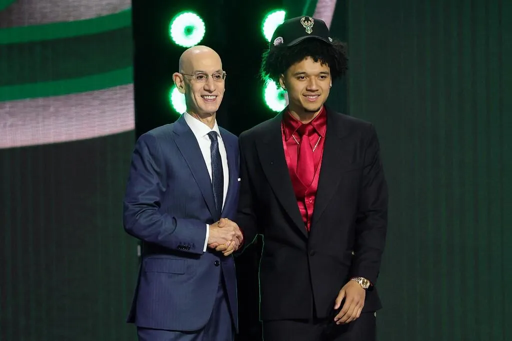 Bucks Rekrut Burries dan Ament Pasca Tukar Giannis - sumber: (mainbasket)