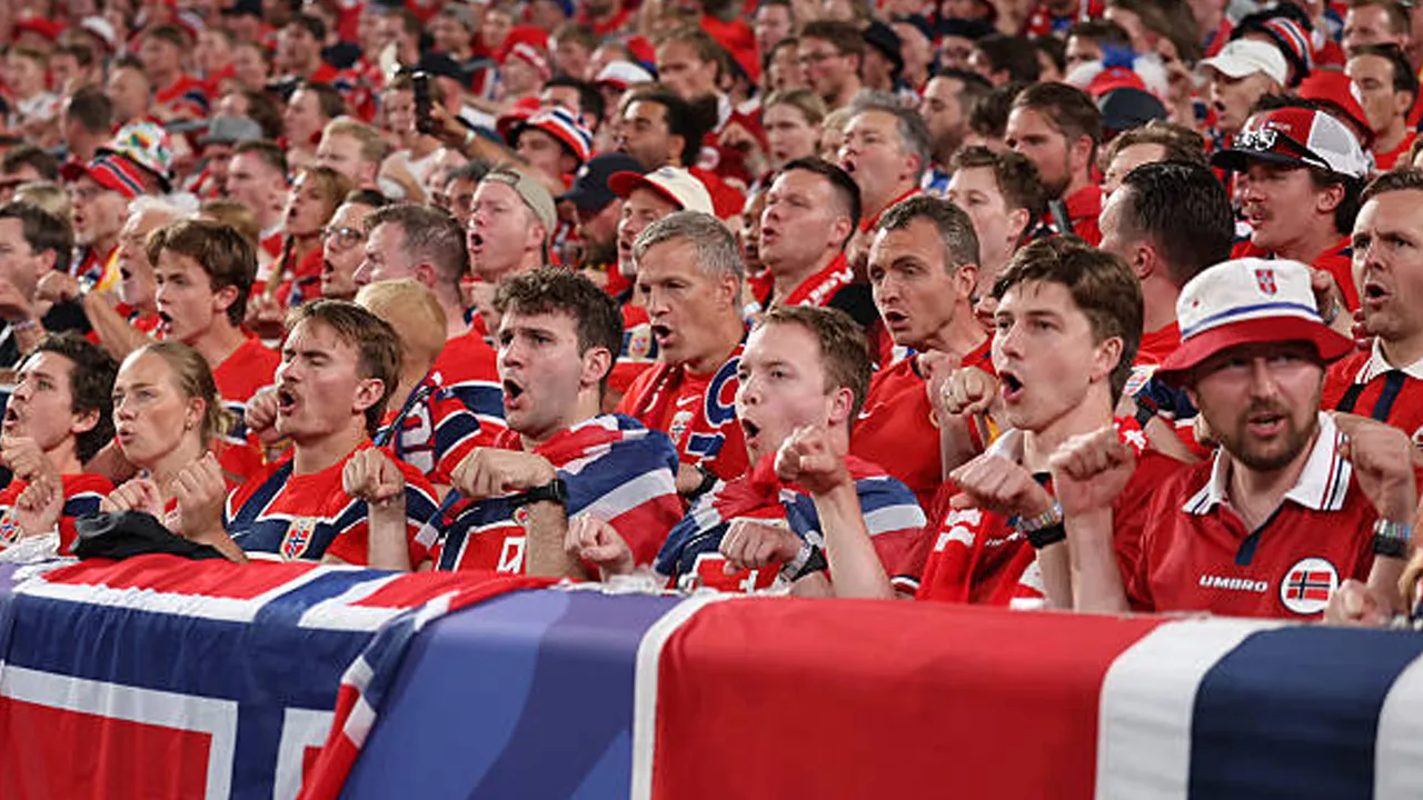 Disebut Ide Bodoh, Suporter Norwegia Ini Menolak Ikut Gerakan Viking