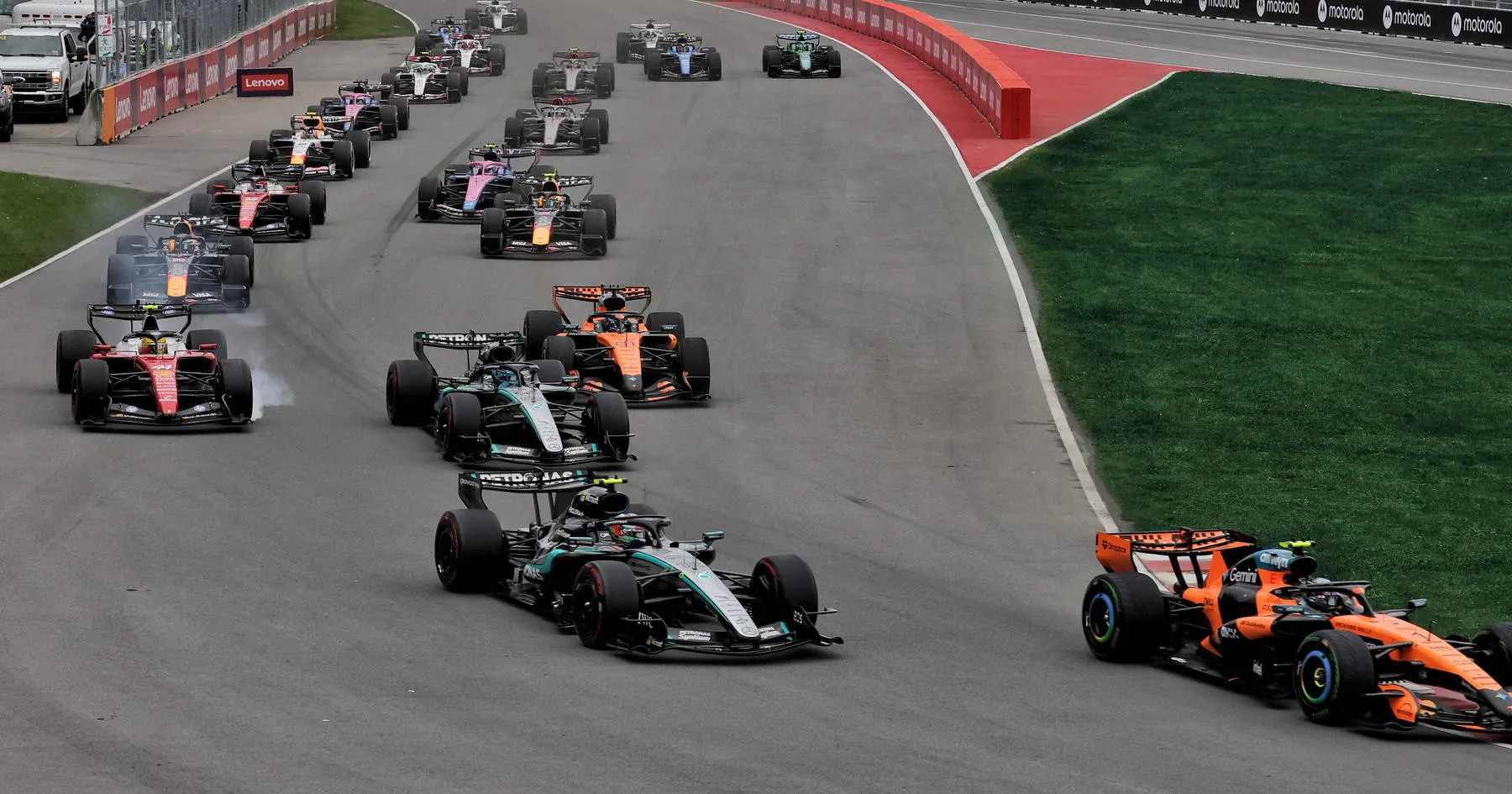 FIA Ubah Aturan Mesin F1, McLaren Ungkap Penyebab Tertunda - sumber: (racingnews365)