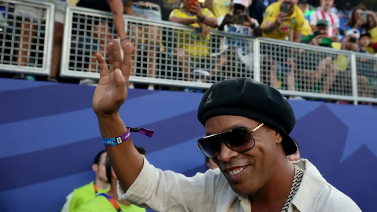 Resmi Gabung Ravenna, Ronaldinho Comeback di Usia 46 Tahun