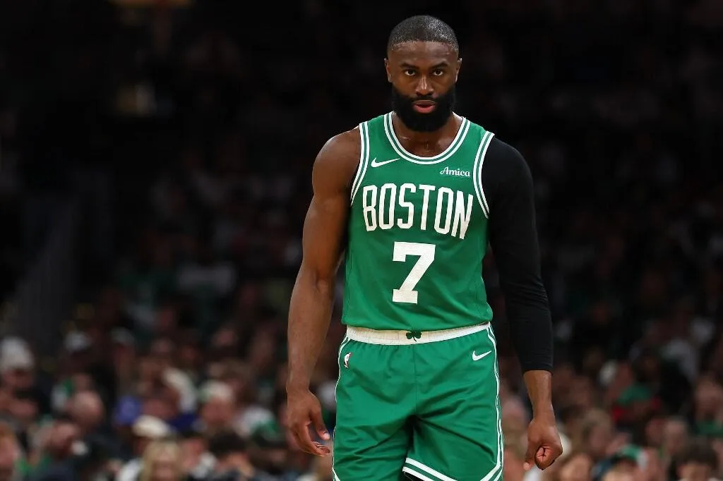 Stevens: Jaylen Brown Tetap Pilar Utama Celtics - sumber: (mainbasket)