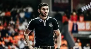 Cesar Camara Yakin Hornbills Bisa Menangkan Game 4