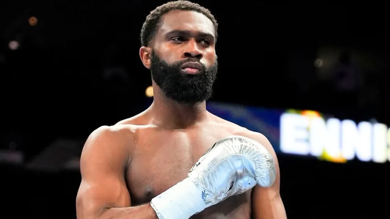 De La Hoya Jagokan Jaron Ennis Taklukkan Xander Zayas