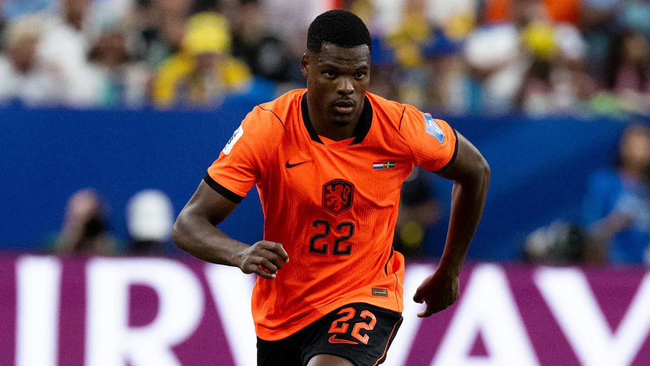 Denzel Dumfries Minta Real Madrid Tunda Pengumuman Transfer
