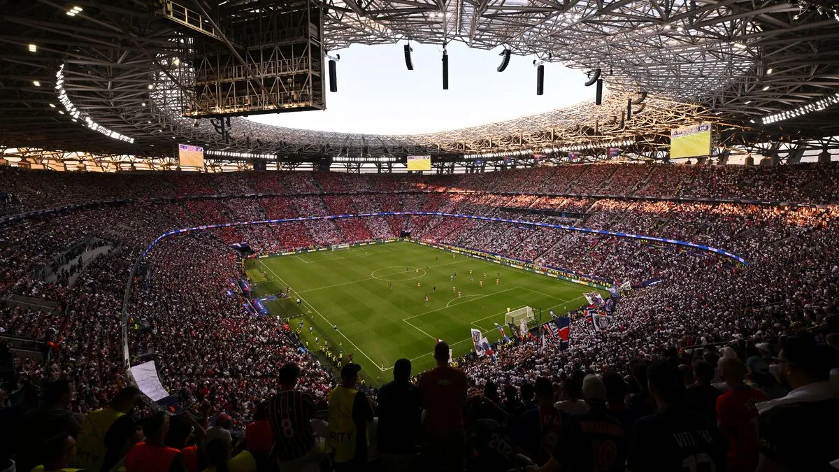 PSG Dihukum Denda dan Larangan Usai Kalahkan Arsenal - sumber: (footballlondon)