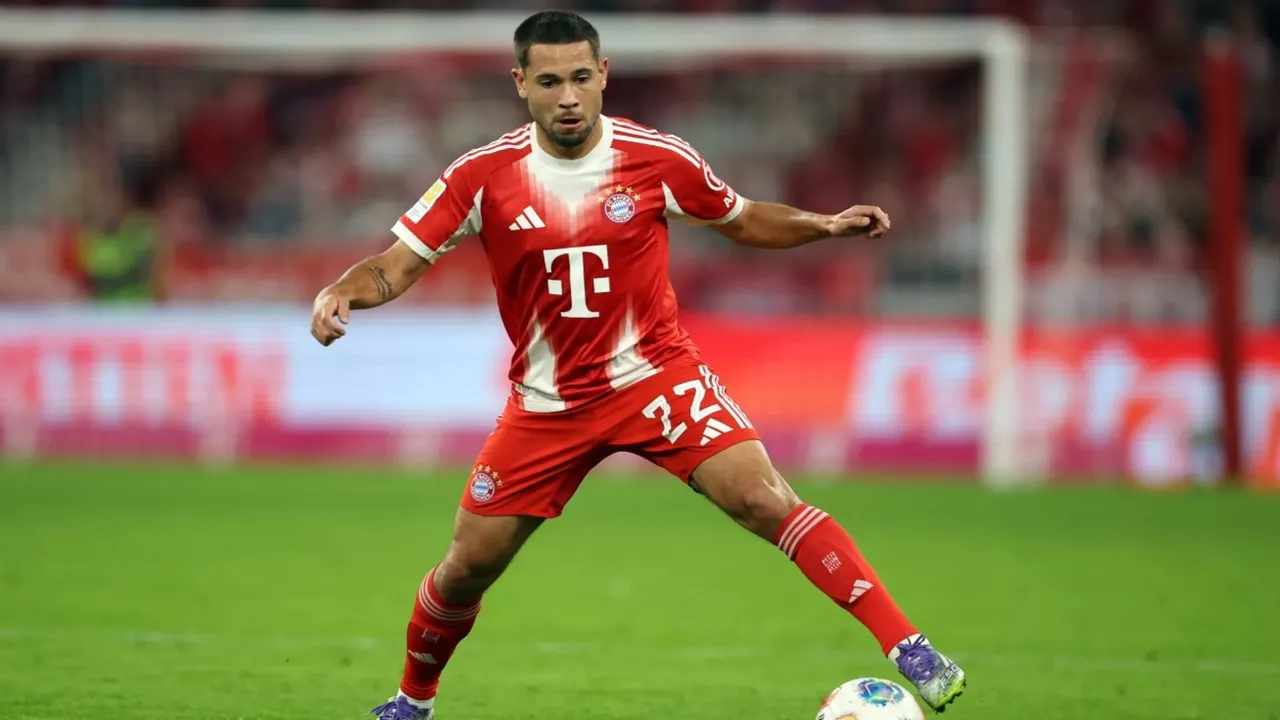 Raphael Guerreiro Jadi Kandidat Pengganti Alejandro Grimaldo di Leverkusen