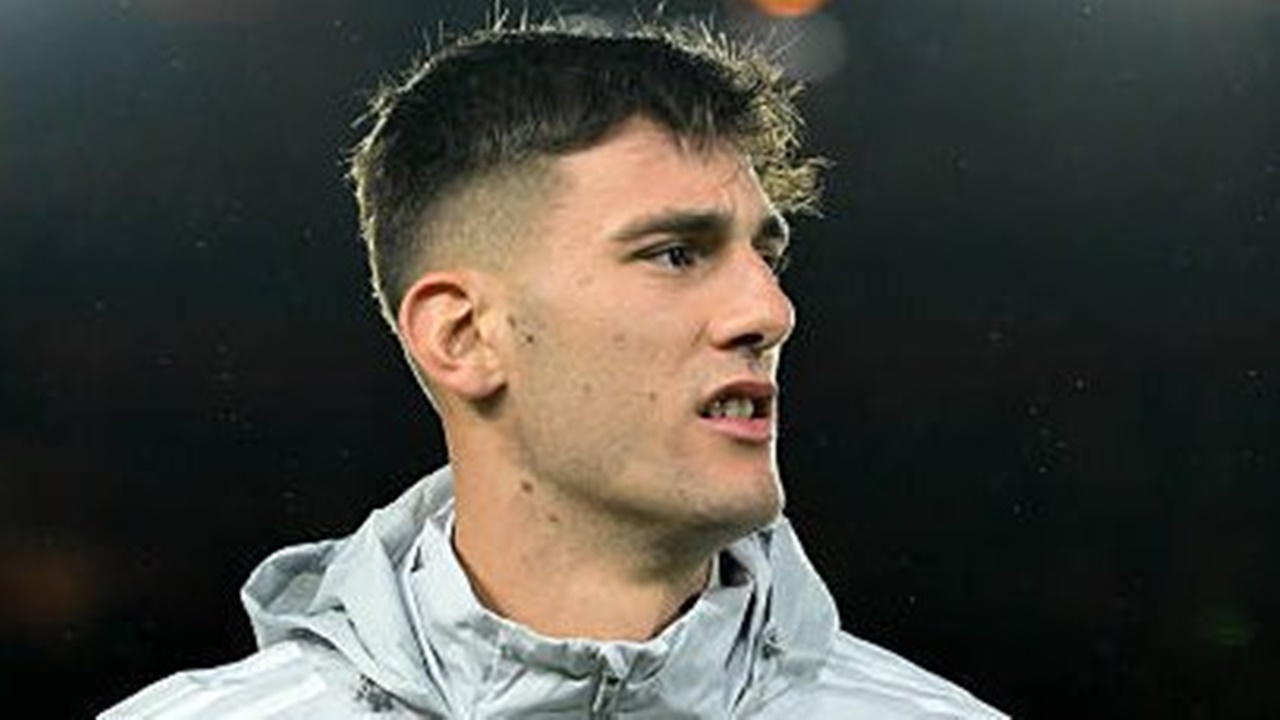 Striker Terpinggirkan Napoli Buka Peluang Gabung Lazio