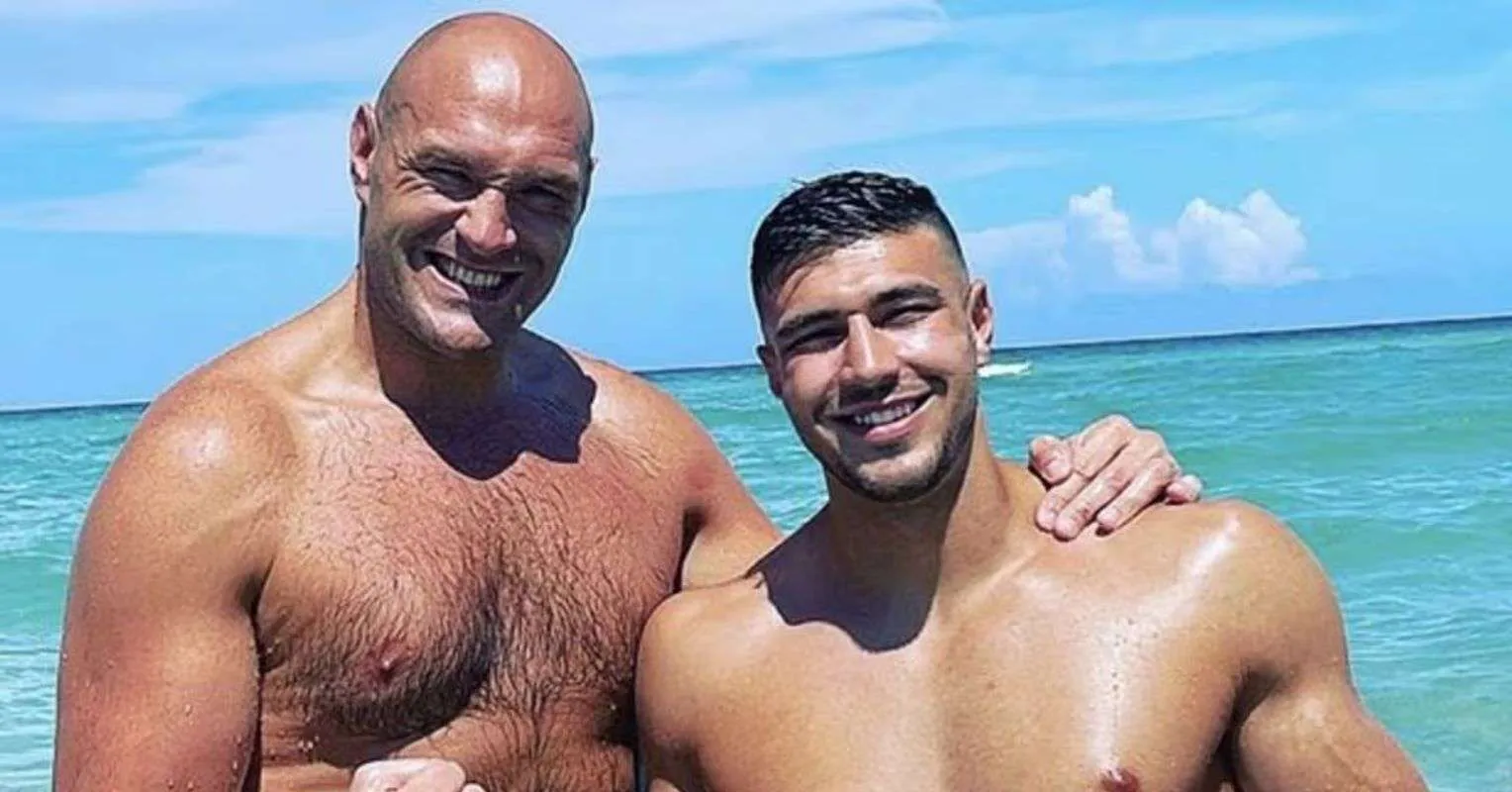 Tyson Fury Dukung Tommy Kalahkan Juara Dunia Aktif - sumber: (secondsout)