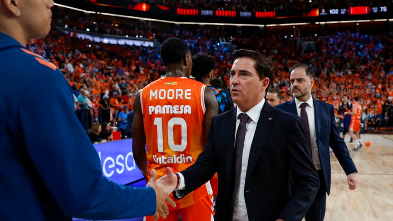 Xavi Pascual Nilai Valencia Layak Menjadi Juara