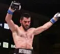 Artur Beterbiev Kesampingkan Benavidez, Fokus Kejar Dmitry Bivol