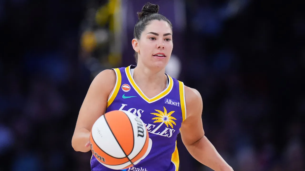 Bintang Sparks Kelsey Plum Menepi Minimal Empat Pekan akibat Cedera Kaki