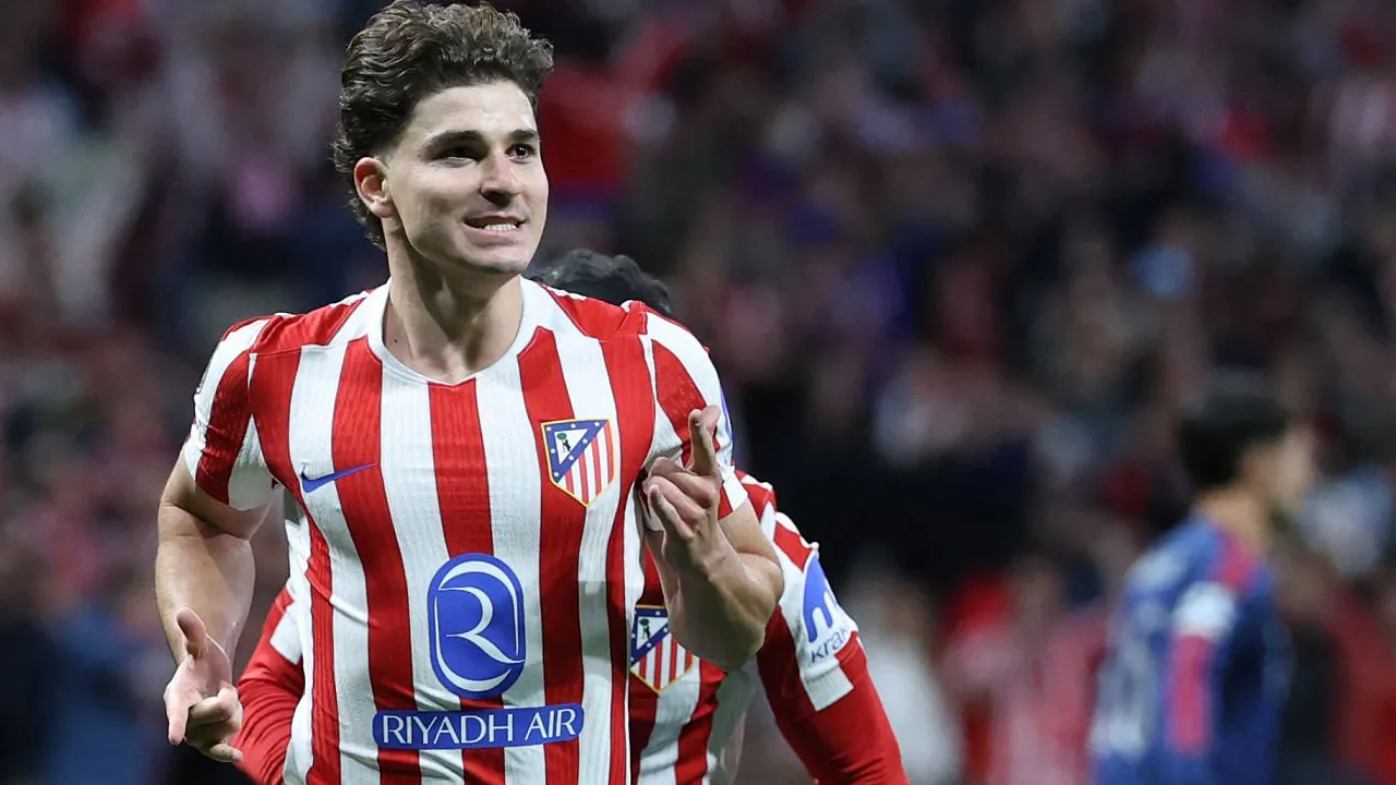 Dibujuk Bertahan, Julian Alvarez Tetap Ngotot Tinggalkan Atletico Madrid
