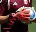 Kasper Schmeichel Ungkap Alasan Bola Piala Dunia Lebih Sulit Ditepis Kiper