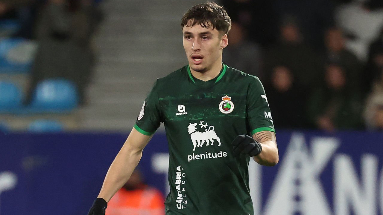 Klausul Rilis Hambat Transfer Jorge Salinas ke Barcelona