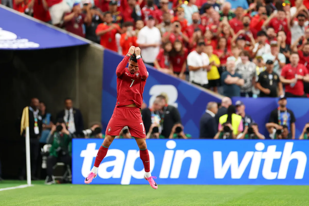Mantan Direktur Milan Ungkap Kesepakatan Gagal Rekrut Ronaldo 2018 - sumber: (footballitalia)