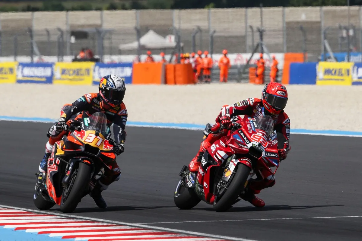 Marquez dan Acosta Bicarakan Kerja Sama di MotoGP 2027 - sumber: (motorsport)