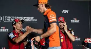 Pedro Acosta Rela Potong Gaji Demi Jadi Tandem Marc Marquez di Ducati