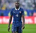 Siap Duel, Dayot Upamecano Antusias Hadapi Erling Haaland