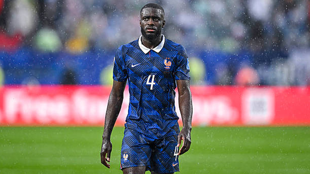 Siap Duel, Dayot Upamecano Antusias Hadapi Erling Haaland