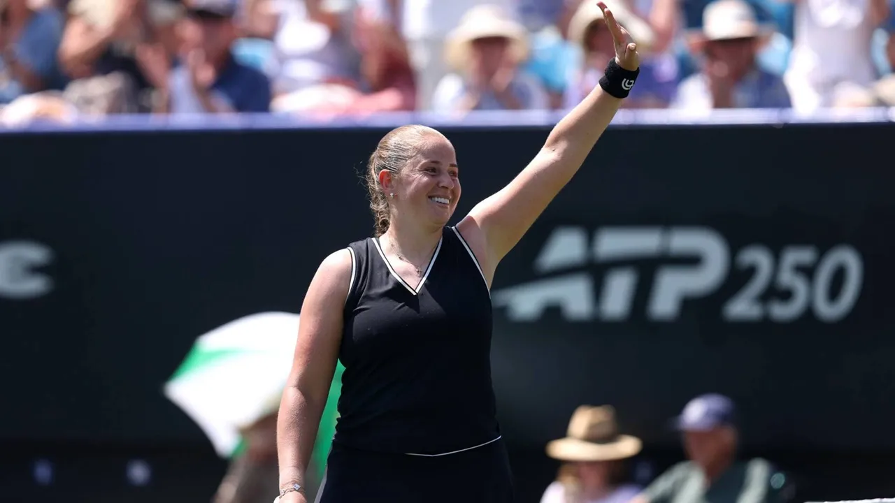 Tampil Tanpa Cela, Jelena Ostapenko Kembali Ke Semifinal Di Eastbourne