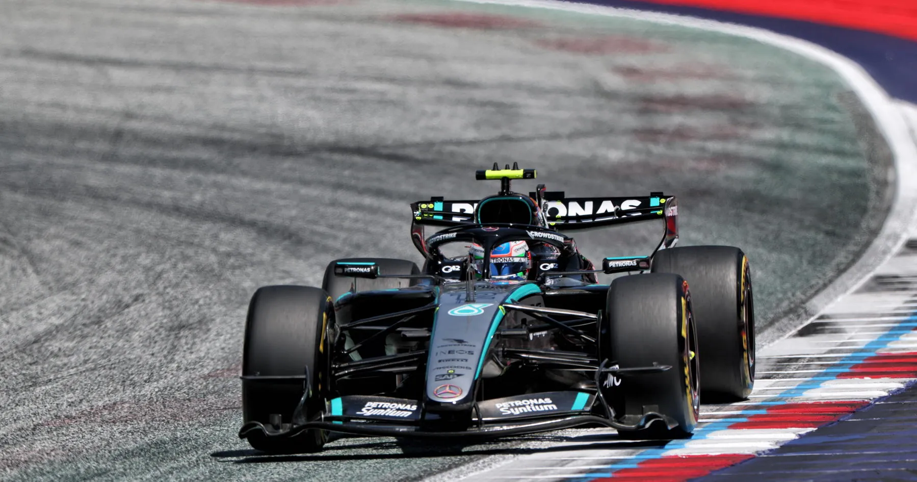 Verstappen dan Norris Alami Masalah, Mercedes Melaju di FP1 - sumber: (racingnews365)