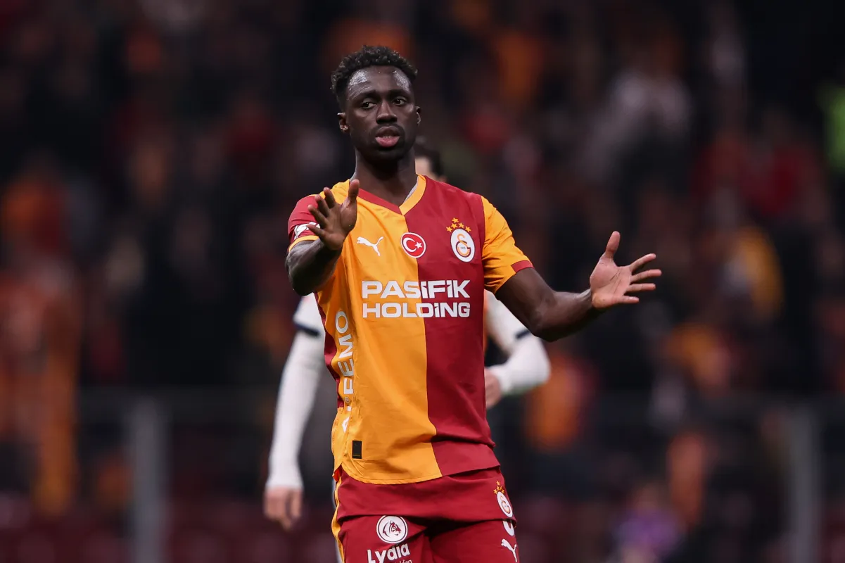 Davinson Sanchez Siap Gabung Como, Galatasaray Mulai Negosiasi - sumber: (footballitalia)