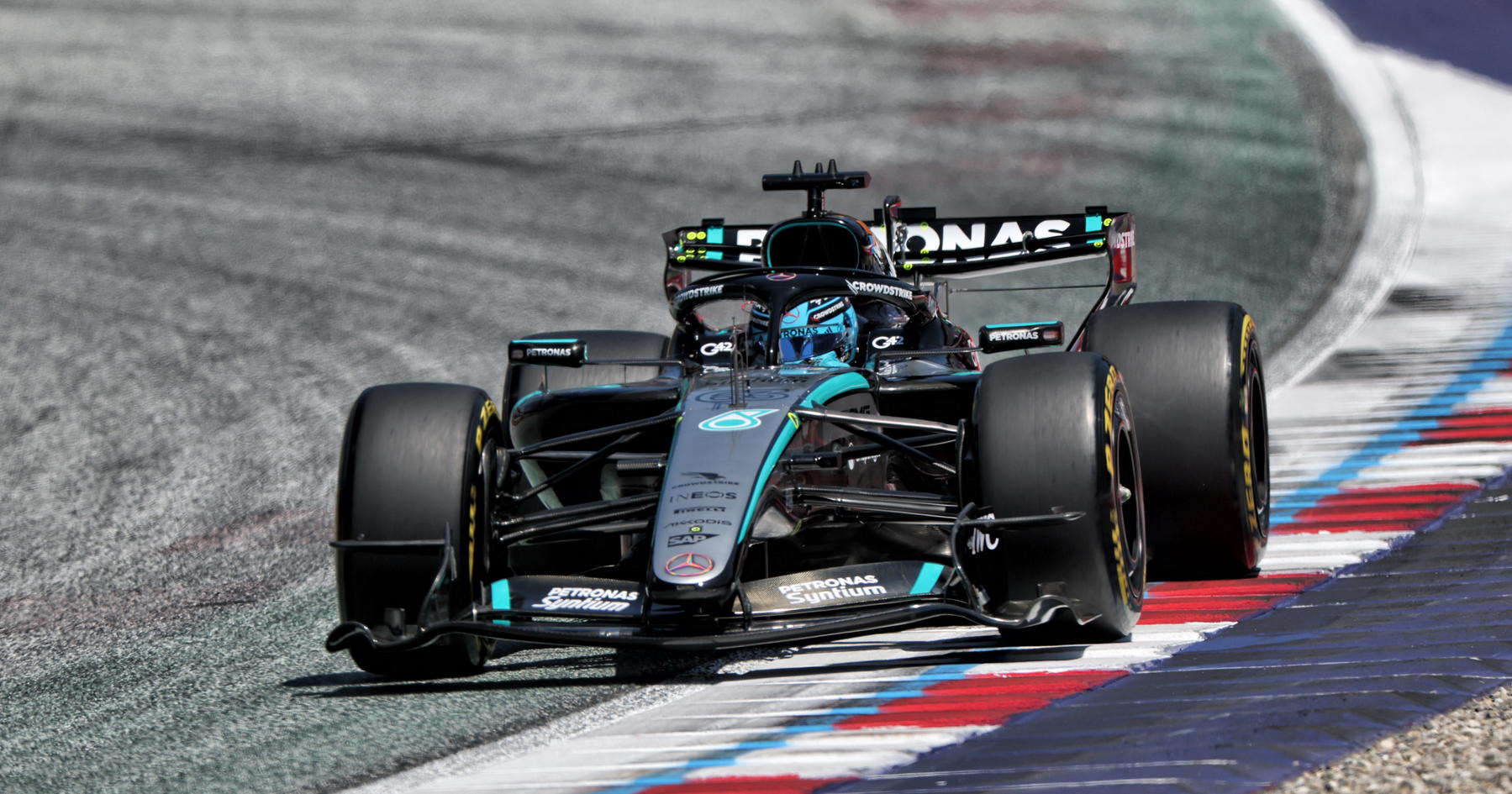 George Russell: McLaren Ancam Mercedes di GP Austria