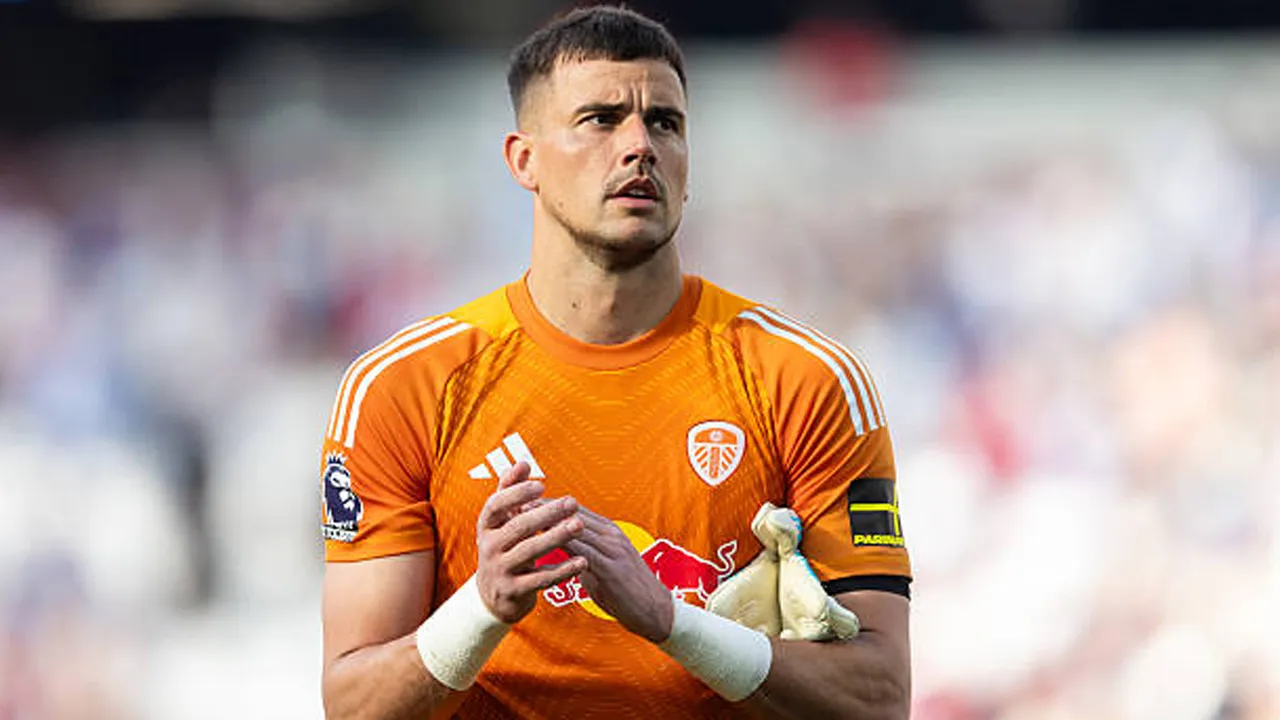 Karl Darlow Mantap Bertahan, Leeds United Langsung Siapkan Kontrak Baru
