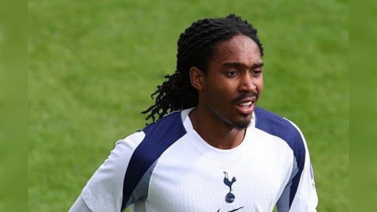 Masa Depan Spence di Tottenham Tidak Pasti, Everton Berminat Merekrutnya