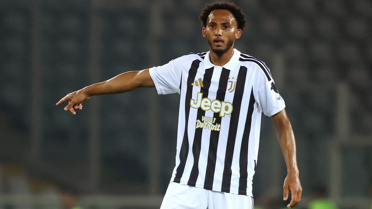 Newcastle United Pertimbangkan Pulangkan Lloyd Kelly dari Juventus