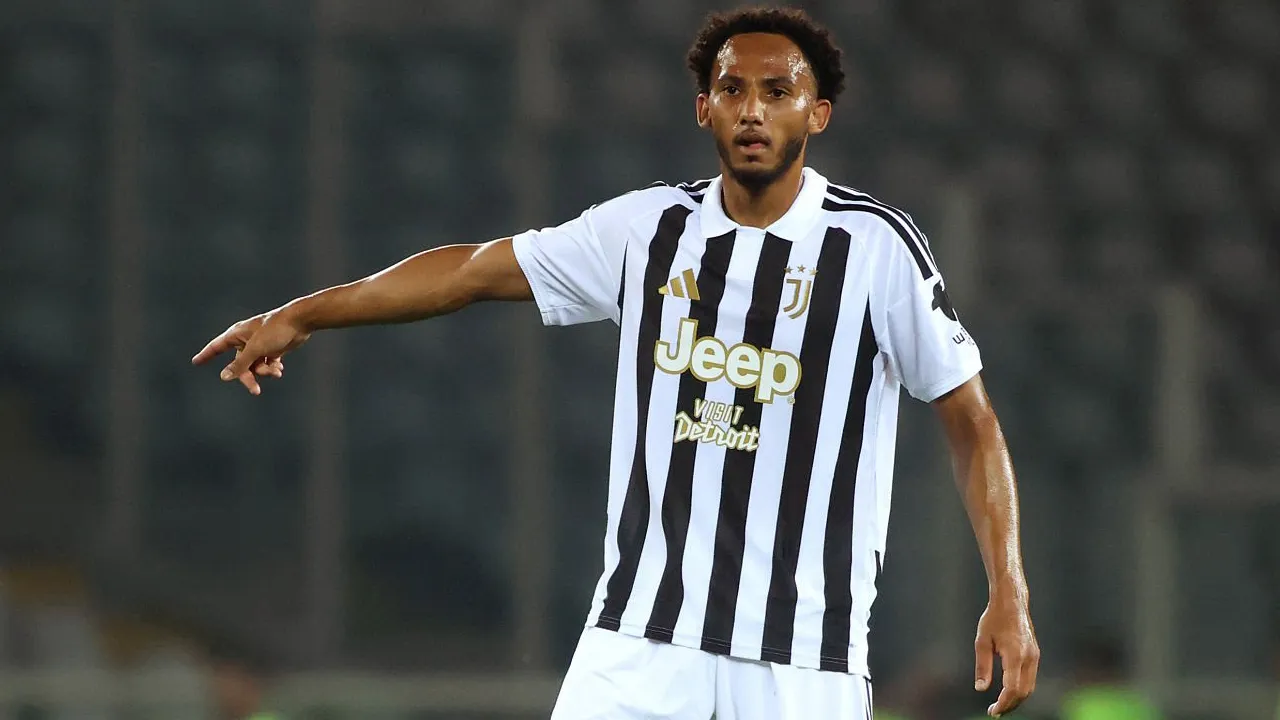 Lloyd Kelly.
