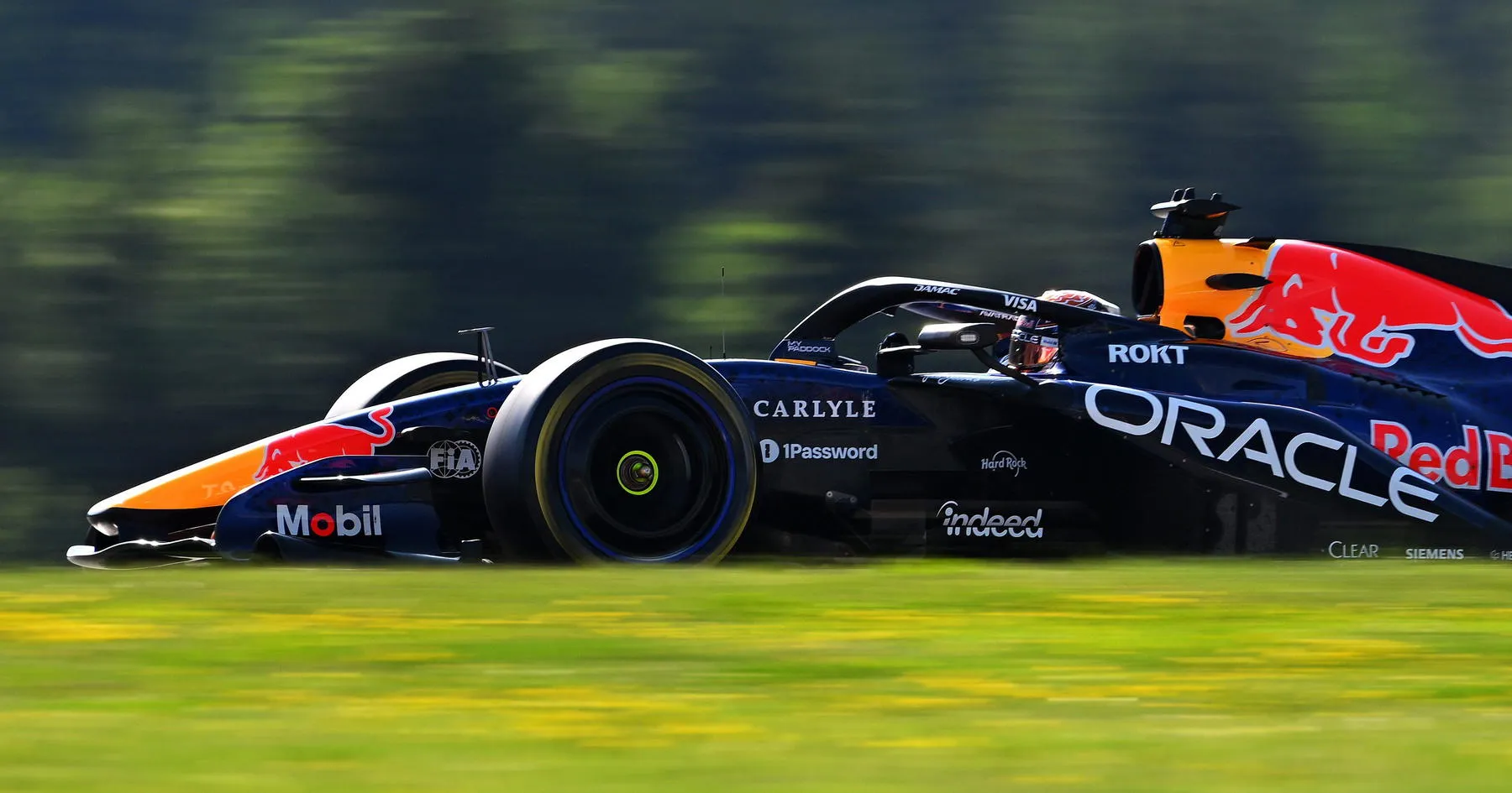 Red Bull Hadapi Kepergian Besar, Trik Teknis Ferrari Dilarang - sumber: (racingnews365)