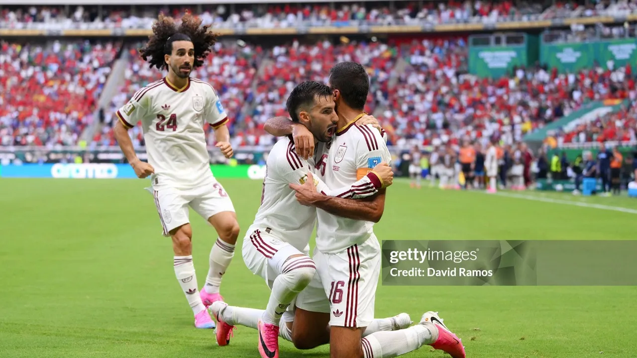 Spanyol melaju sebagai juara Grup H, Uruguay gagal lolos ke babak 32 besar