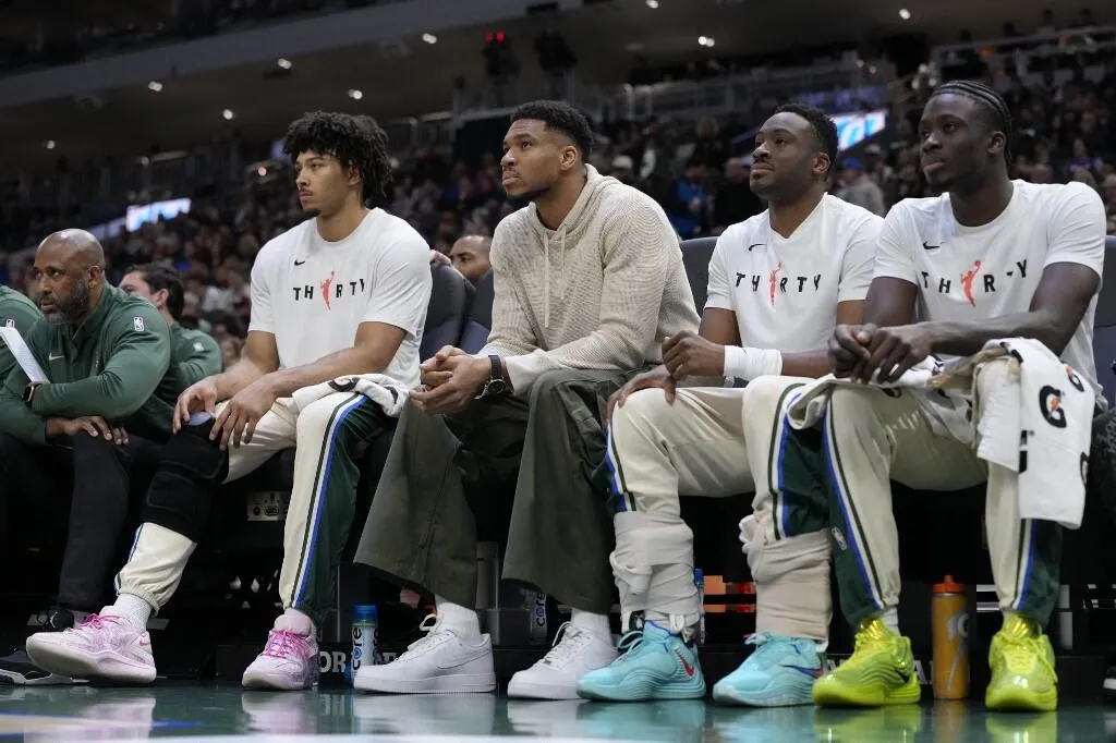 Heat Rekrut Giannis, Keluarga Antetokounmpo Tak Ikut Serta - sumber: (mainbasket)