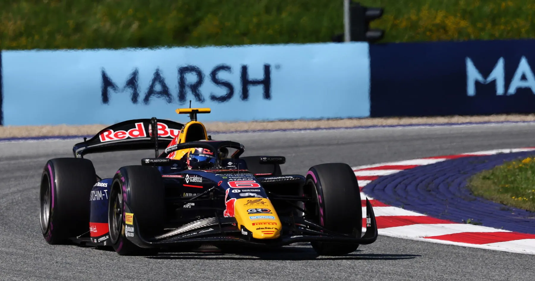 Tsolov Menang di F2 Austria, Dekati Puncak Klasemen - sumber: (racingnews365)