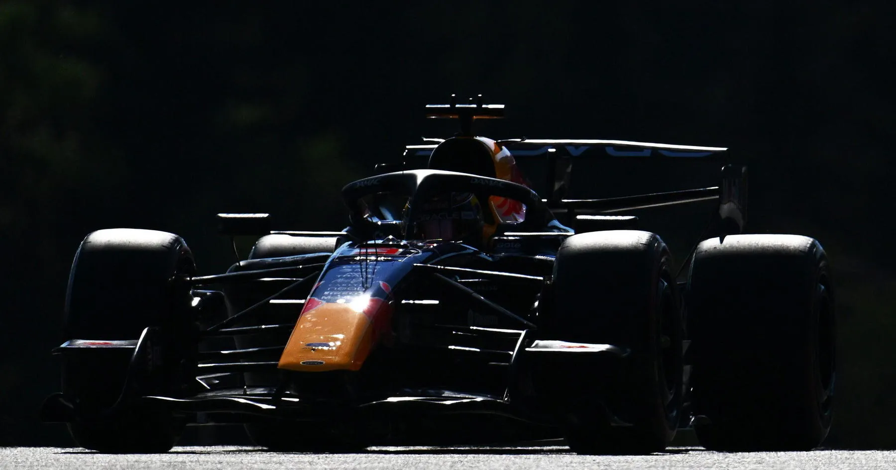 Verstappen Evaluasi Peningkatan Red Bull Usai Kecelakaan - sumber: (racingnews365)