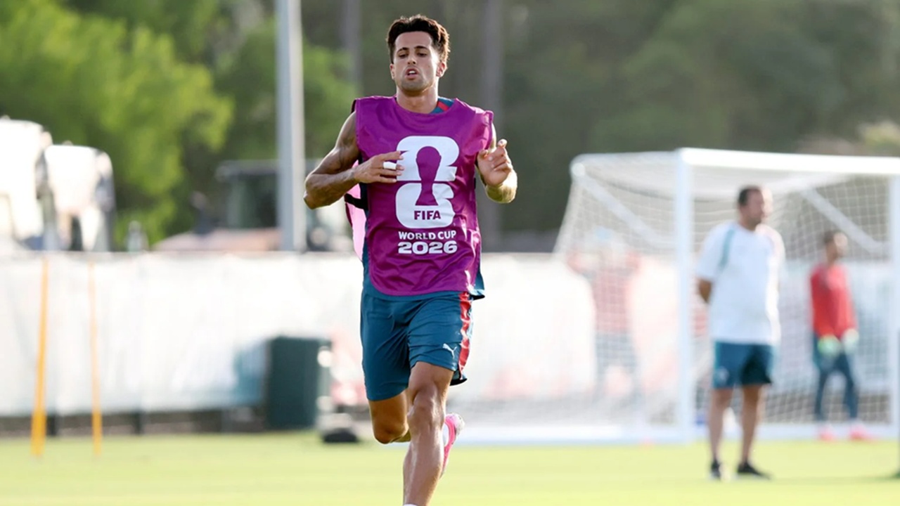 Barcelona Dapat Peluang Permanenkan Status Joao Cancelo