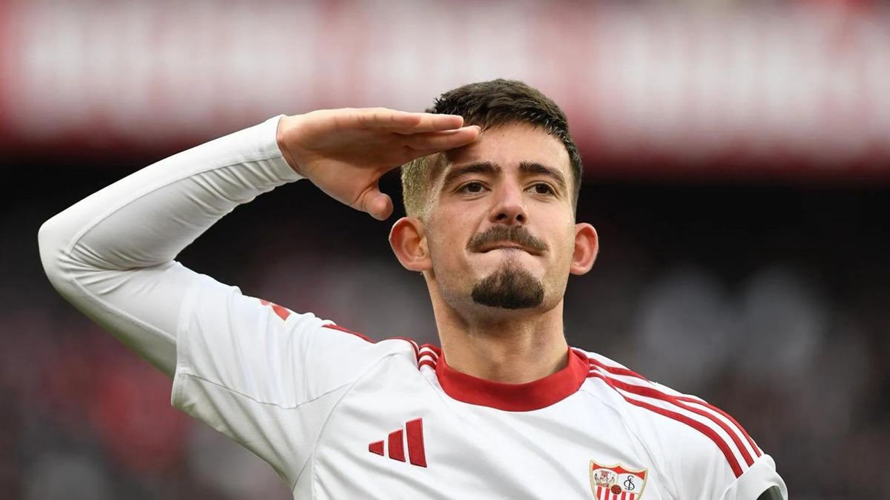 Ditinggalkan Romagnoli, Lazio Ditawari Servis Dua Defender Sevilla
