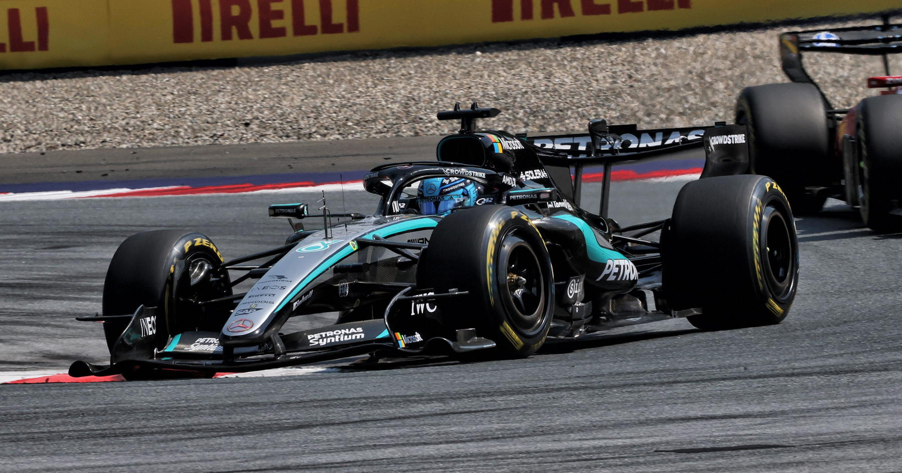 George Russell Menang Tipis dari Verstappen di GP Austria