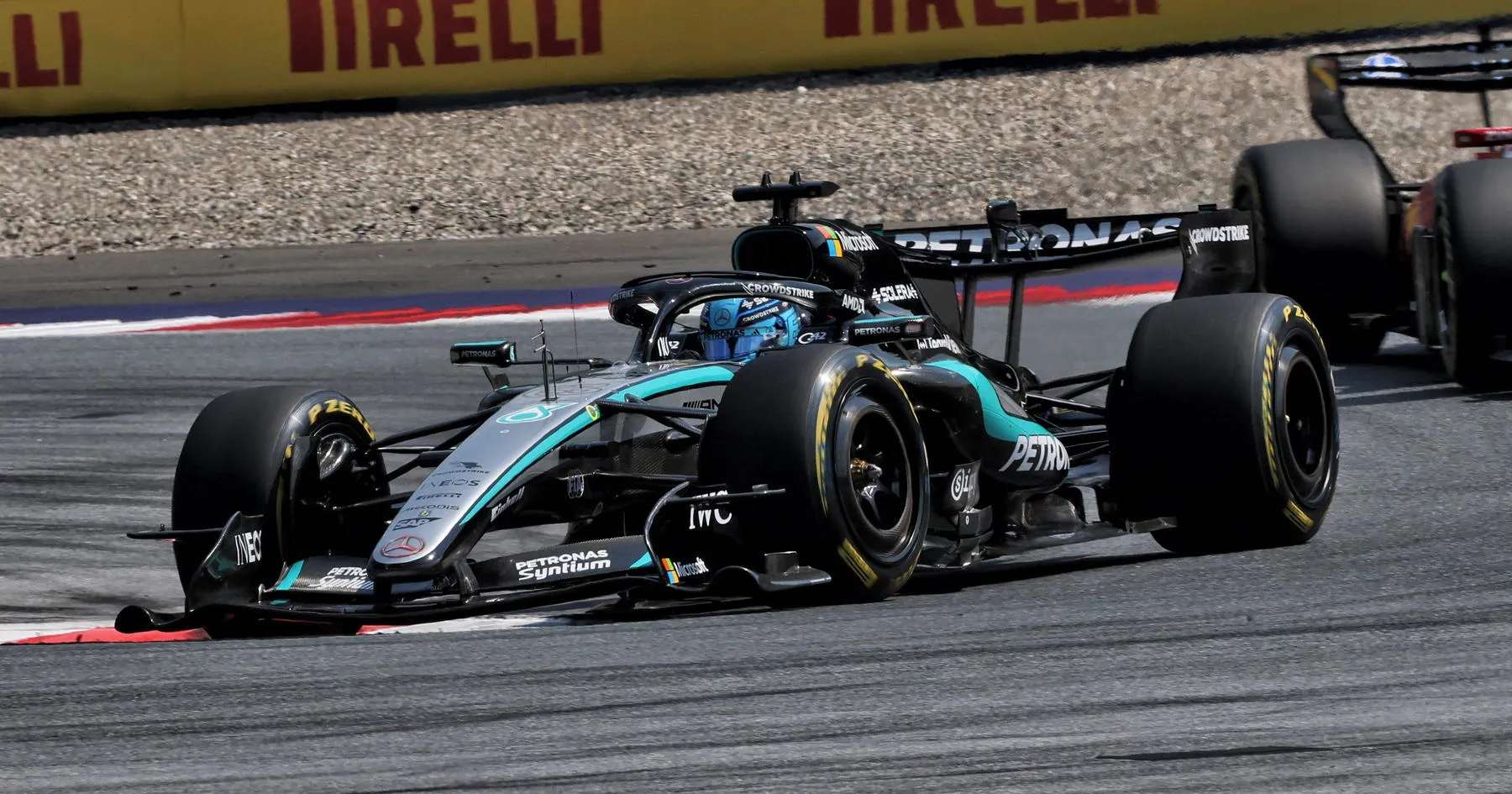 George Russell Menang Tipis dari Verstappen di GP Austria - sumber: (racingnews365)
