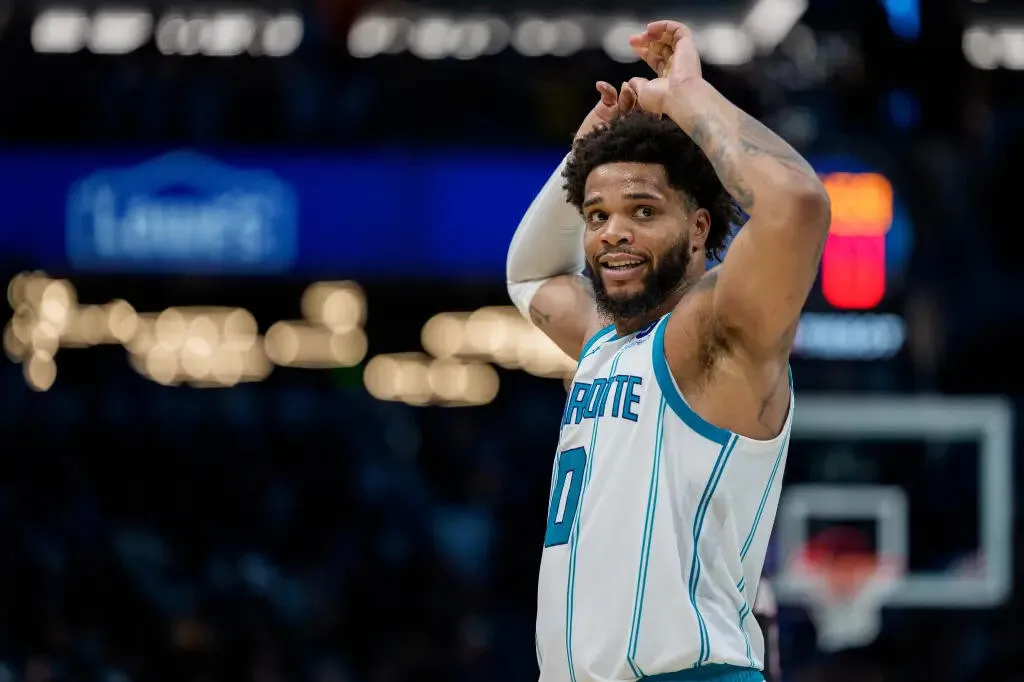 Hornets Kirim Miles Bridges ke Suns, Ruang Gaji Lapang - sumber: (mainbasket)