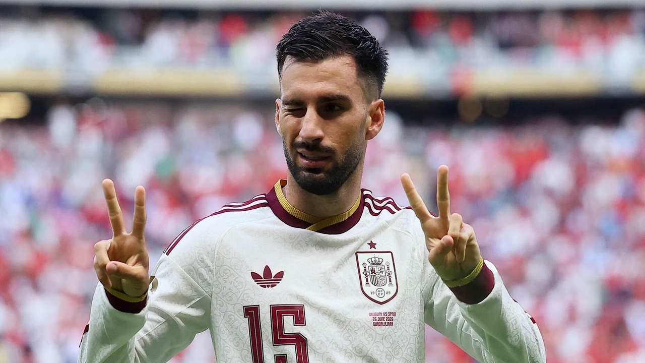 Gelandang Atletico Madrid Hindari Bahas Spekulasi Transfer Alvarez