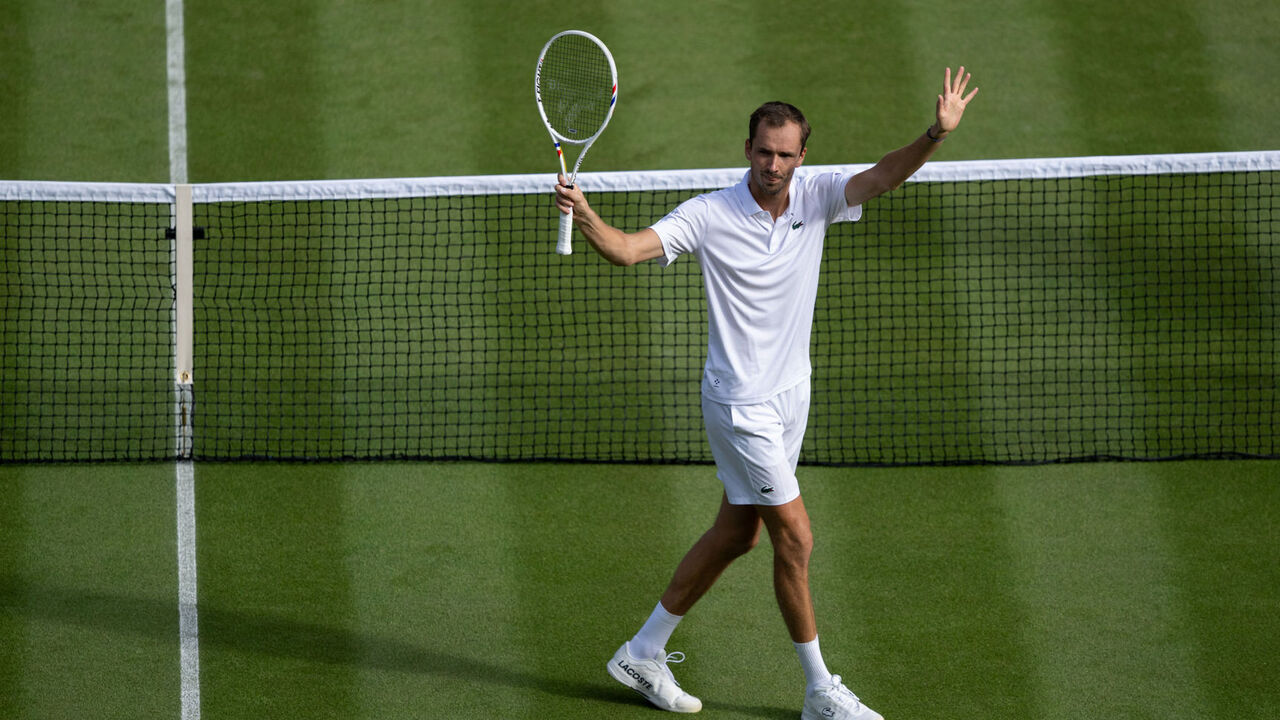 Hasil Wimbledon: Tampil Perkasa, Daniil Medvedev Bungkam Marin Cilic