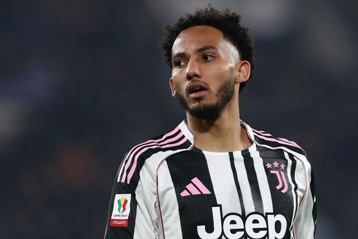Leeds United Incar Kelly Usai Kesulitan di Juventus - sumber: (footballitalia)