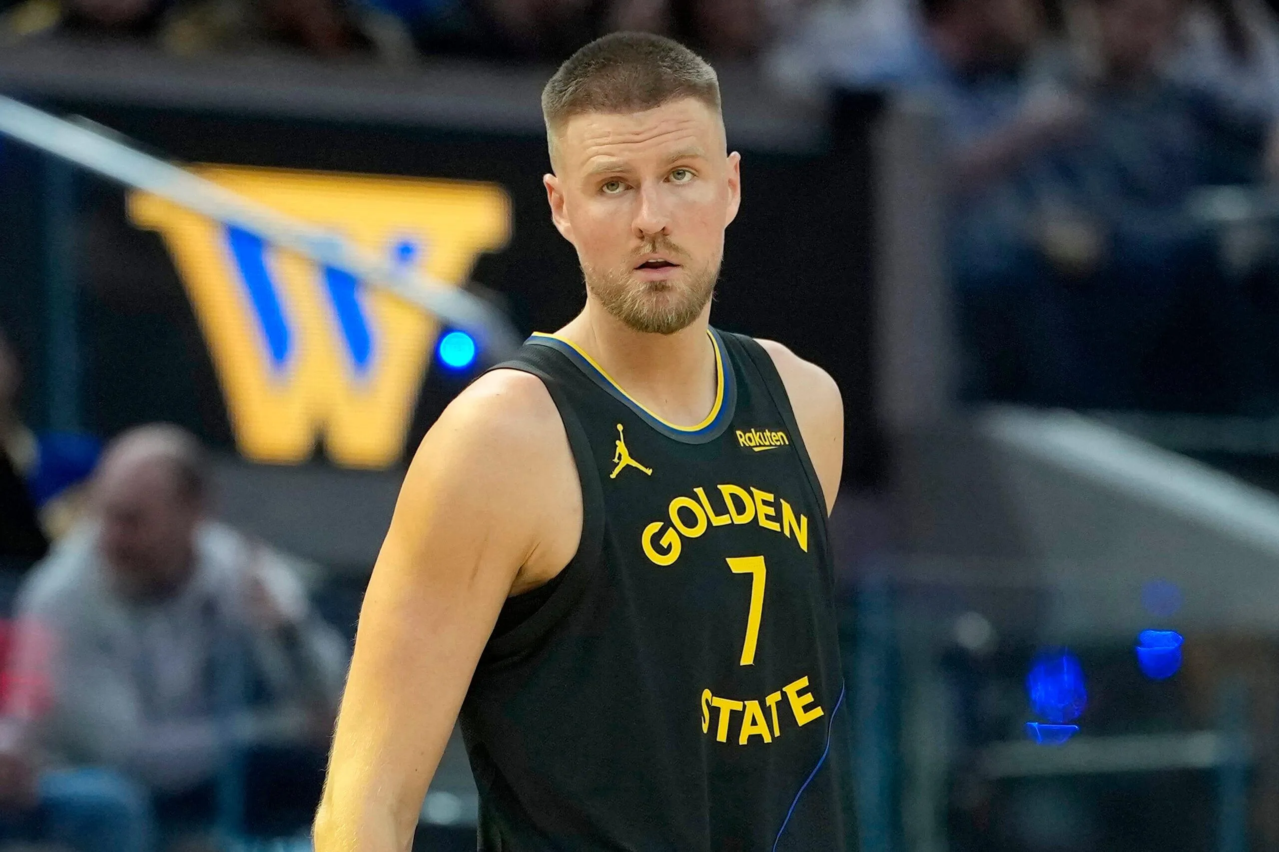 Porzingis dan Warriors Perpanjang Kontrak Dua Tahun - sumber: (mainbasket)