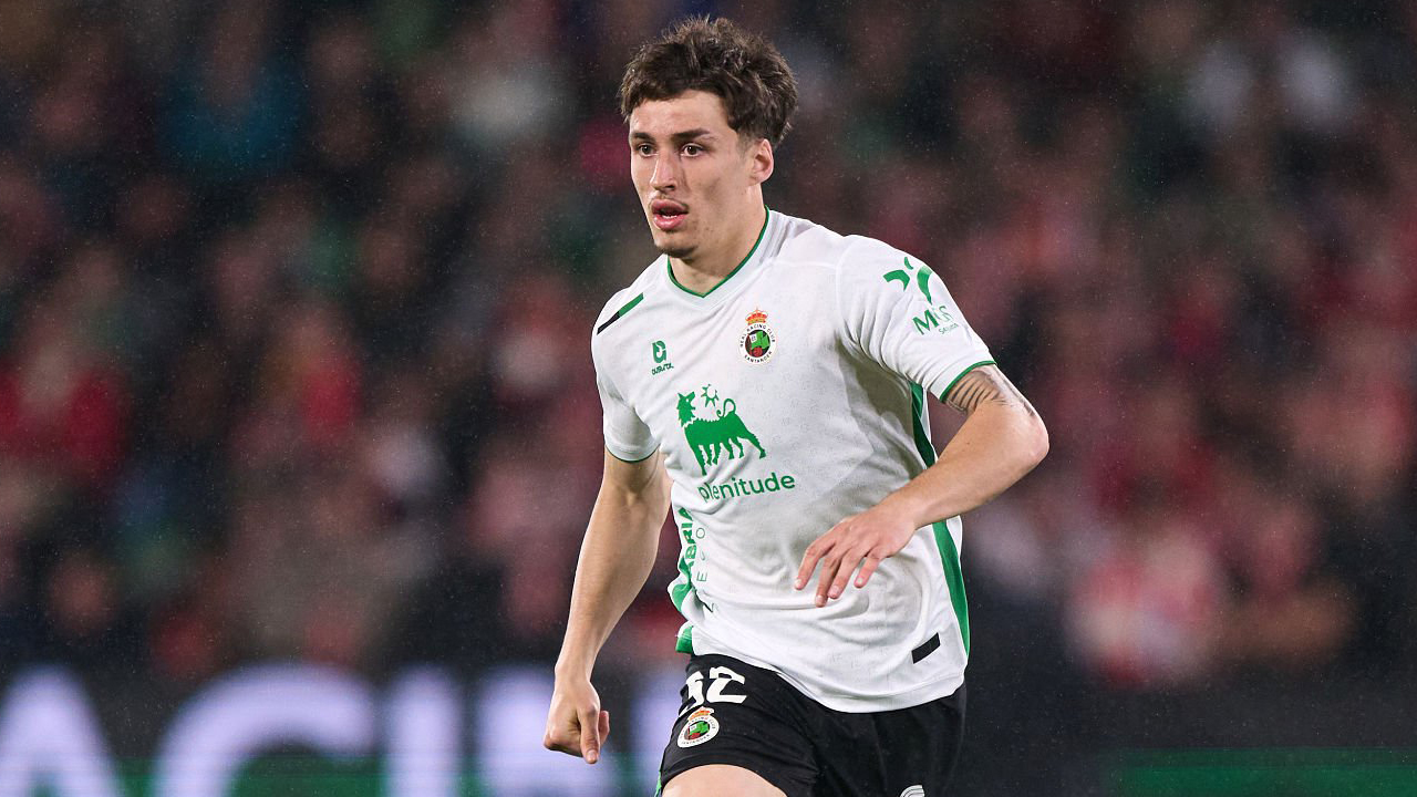 Racing Santander Buka Suara Soal Rumor Barcelona Incar Jorge Salinas