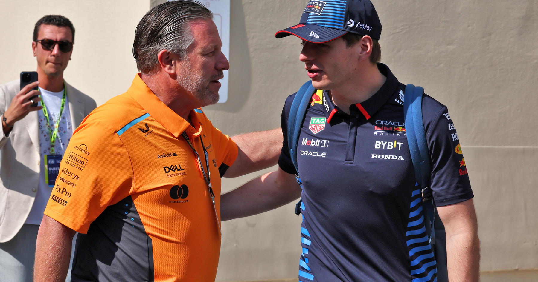 Zak Brown Tegaskan McLaren Tak Cari Pembalap Baru