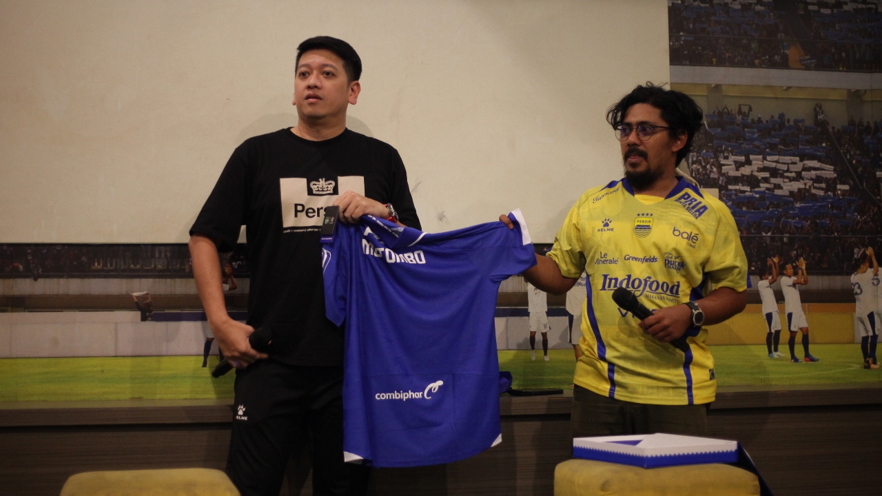 Adhitia Ajak Bobotoh Tak Cemaskan Manuver Transfer Persib